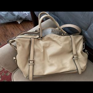 Ora Delphne tan handbag